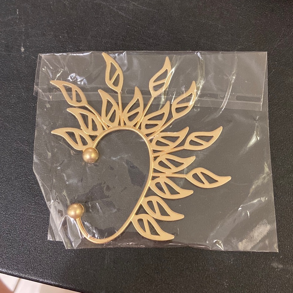 Gold ear cuff